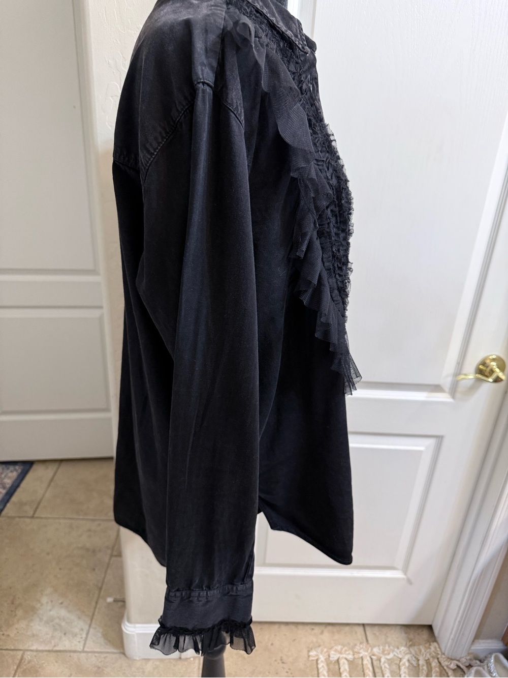 Pilcro Anthropologie Black Tulle Ruffle Button Down Shirt Blouse M - Picture 4 of 11